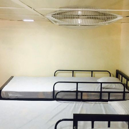 J Hostel קנדי מראה חיצוני תמונה