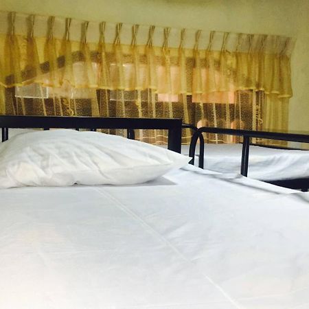 J Hostel קנדי מראה חיצוני תמונה