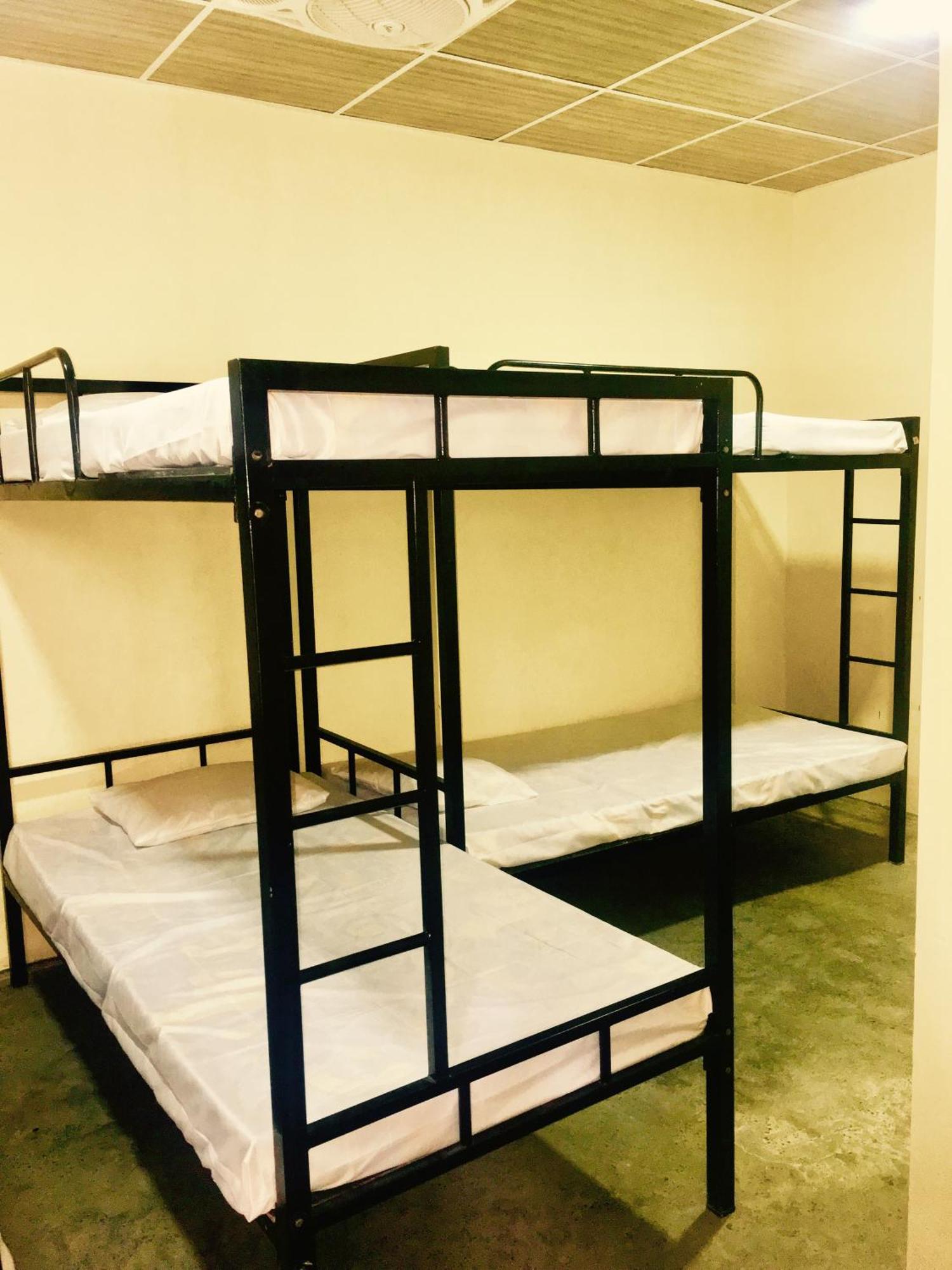 J Hostel קנדי מראה חיצוני תמונה