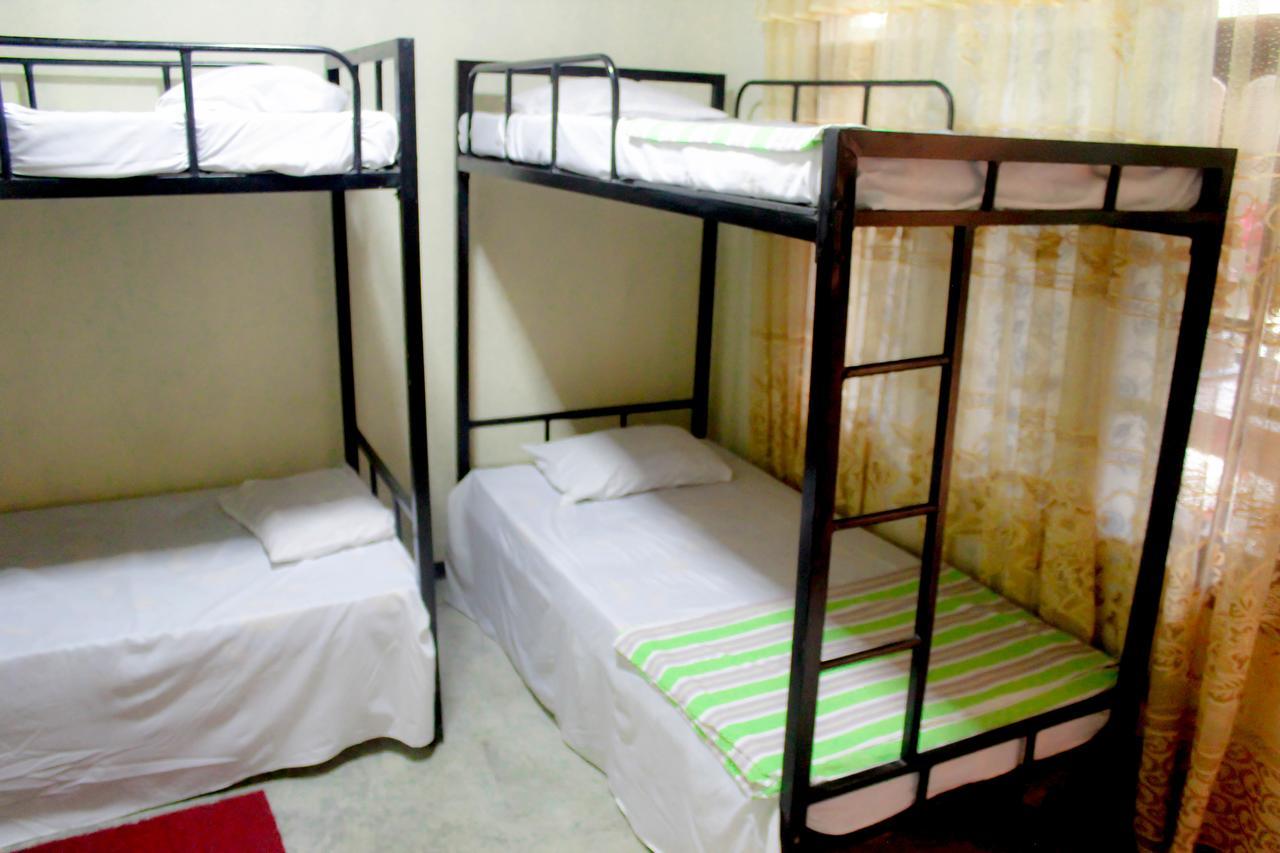J Hostel קנדי מראה חיצוני תמונה
