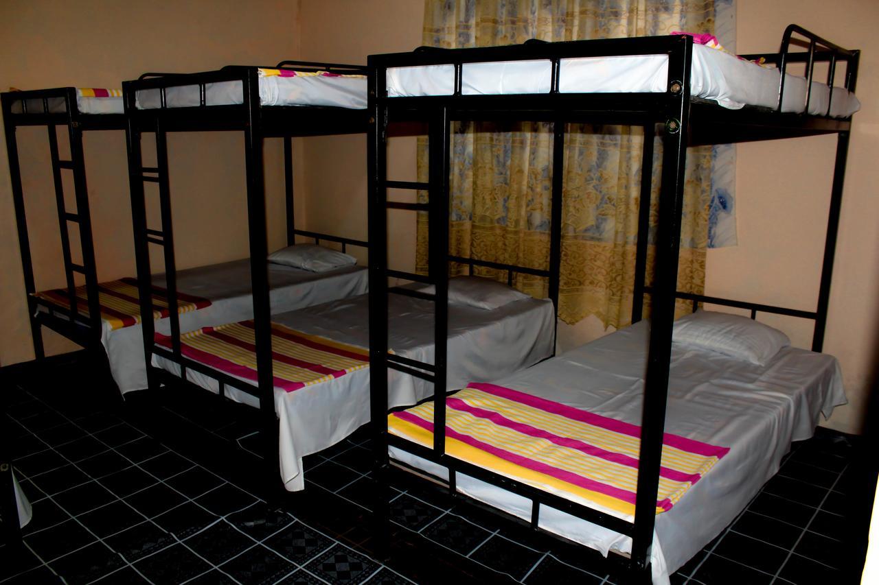 J Hostel קנדי מראה חיצוני תמונה