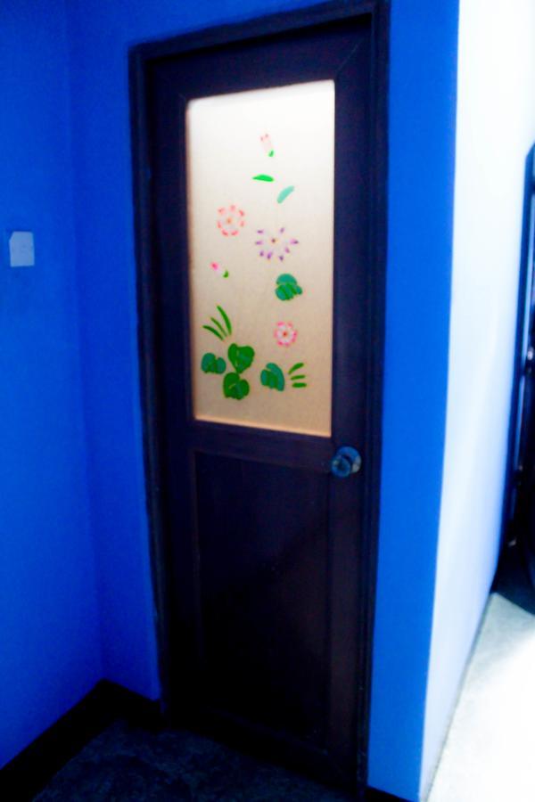 J Hostel קנדי מראה חיצוני תמונה